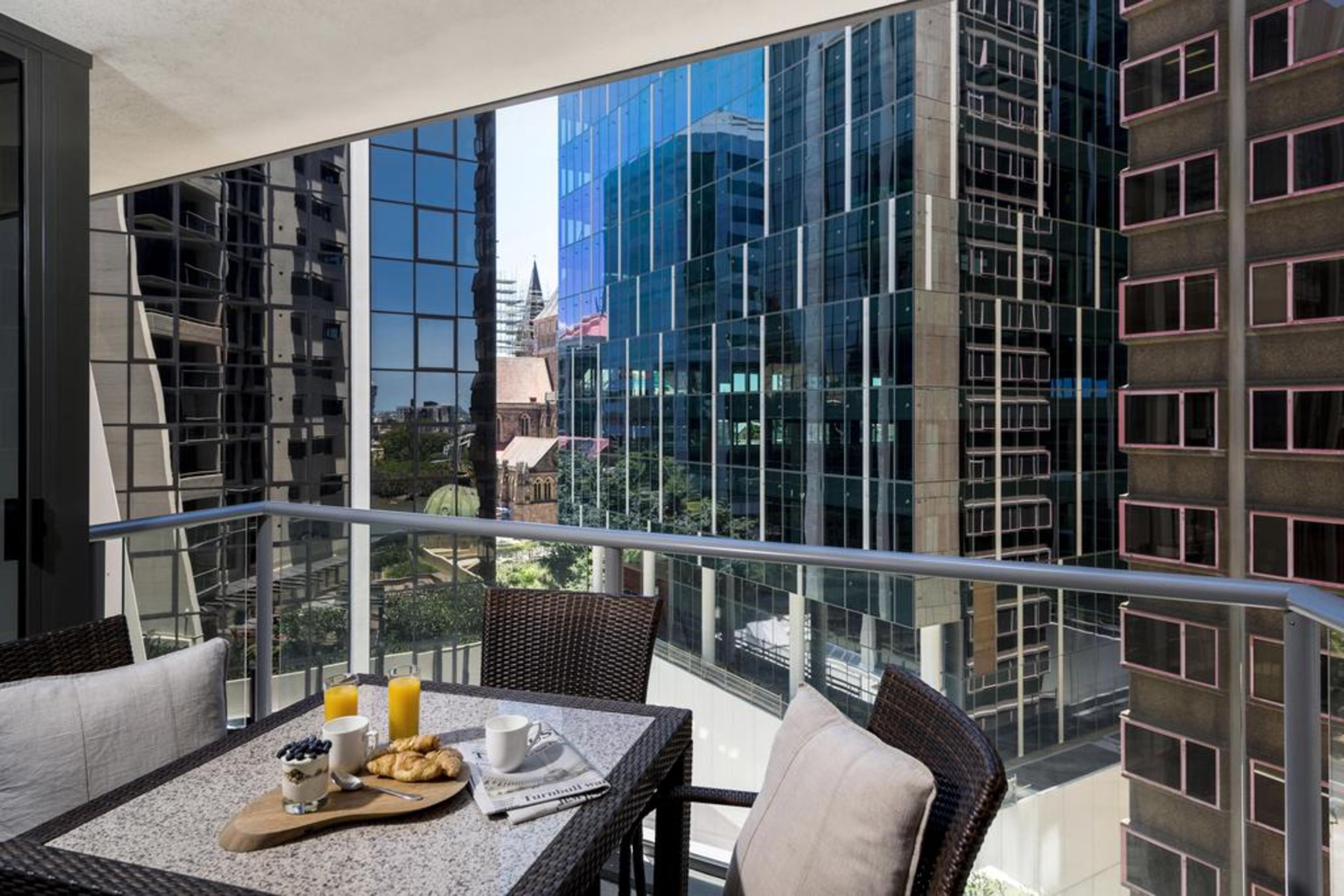Oaks Brisbane Aurora Suites Екстериор снимка