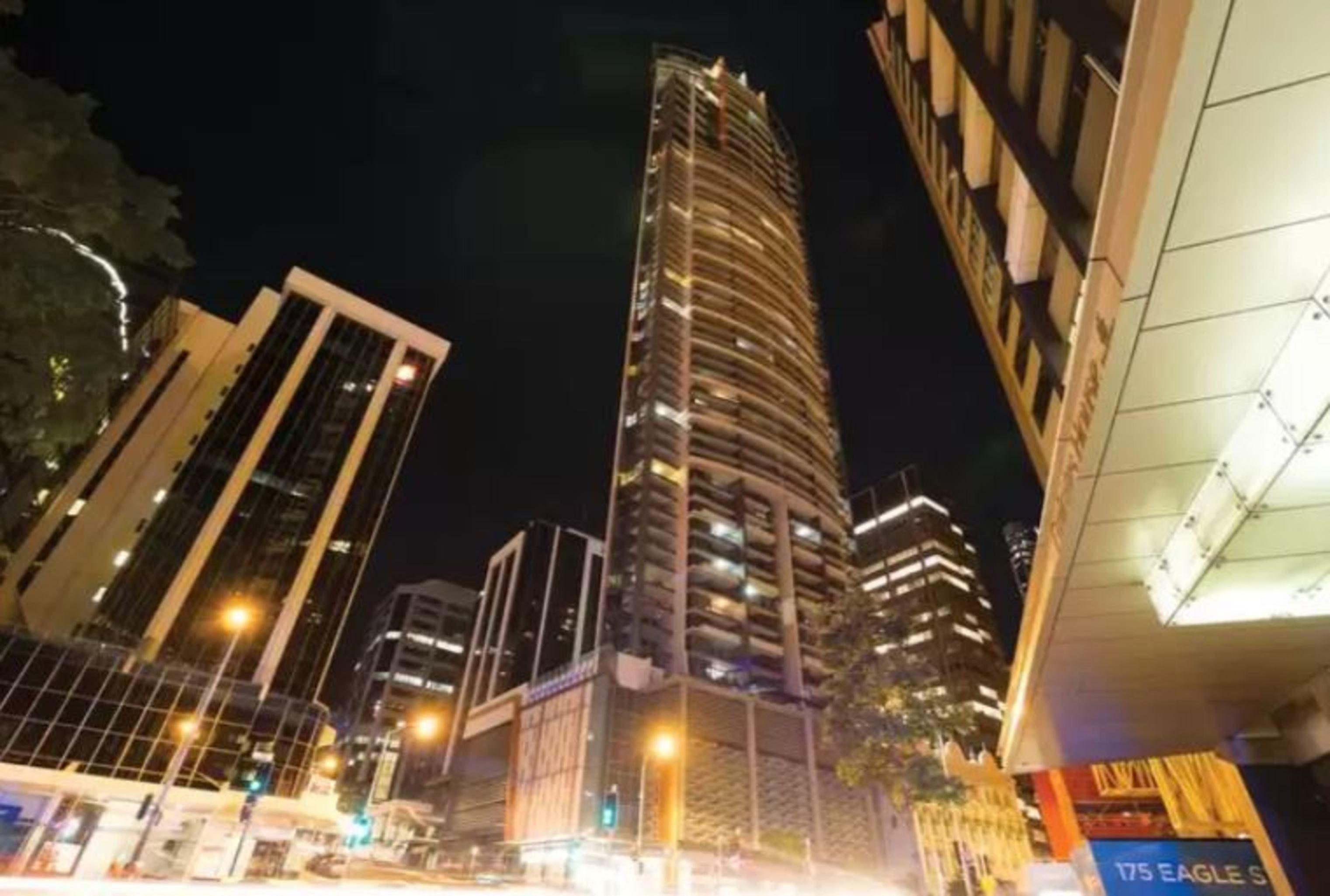Oaks Brisbane Aurora Suites Екстериор снимка